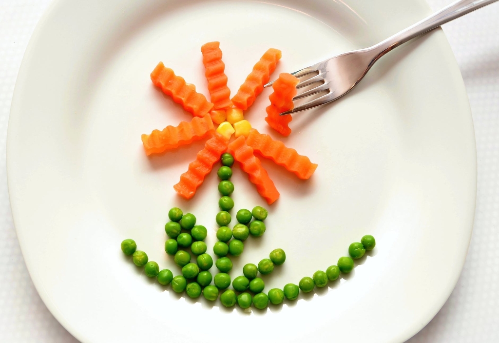 Obrazek posiada pusty atrybut alt; plik o nazwie eat-carrots-peas-healthy-45218.jpg